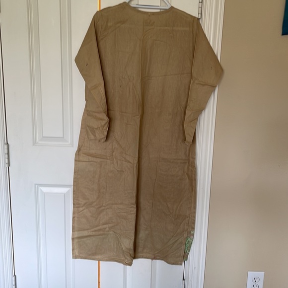 NWOT Beautiful tan lawn / cotton shirt with embroidery on front. kurta kameez - Picture 7 of 7